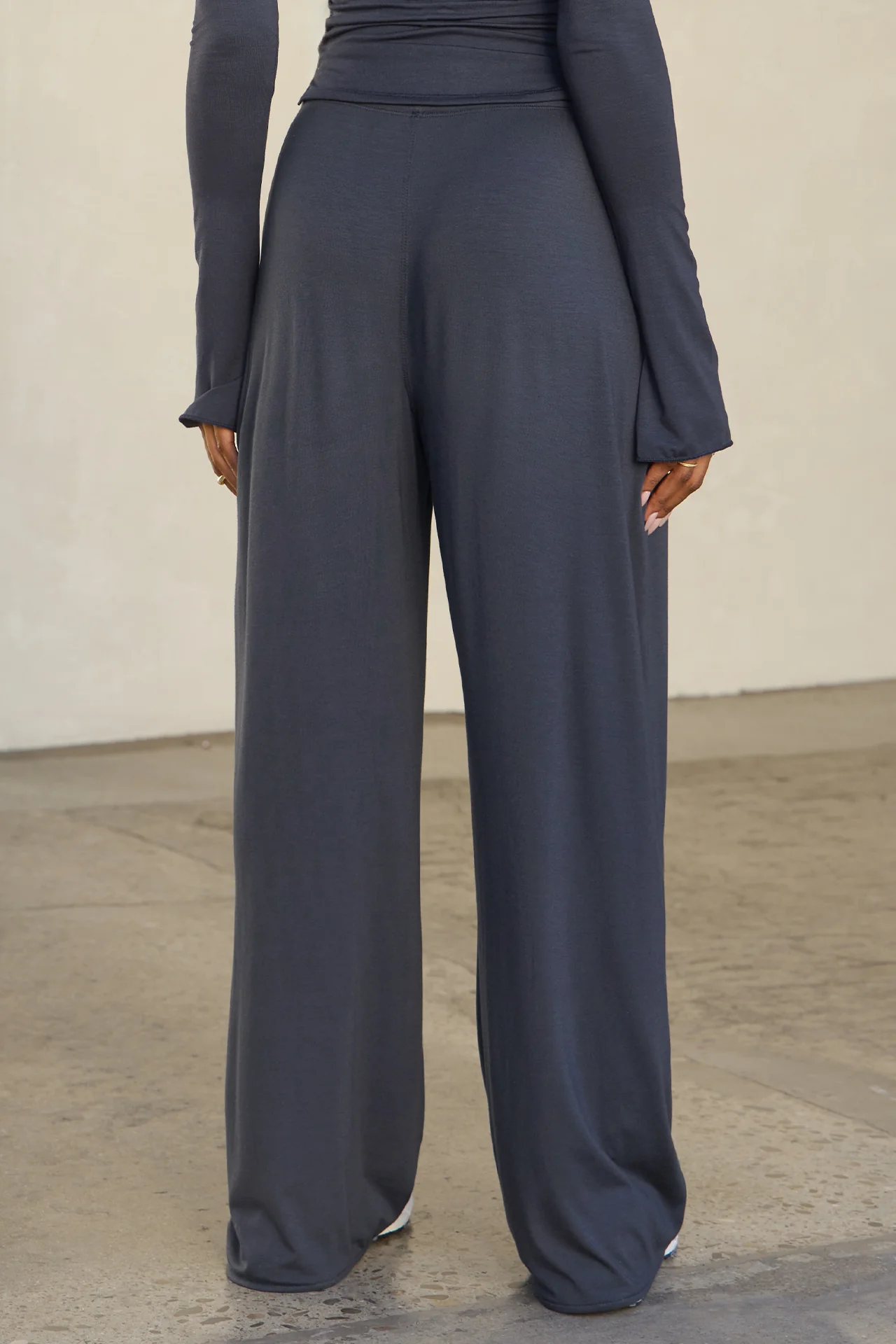 Relaxed Straight Leg Pant - Image 5